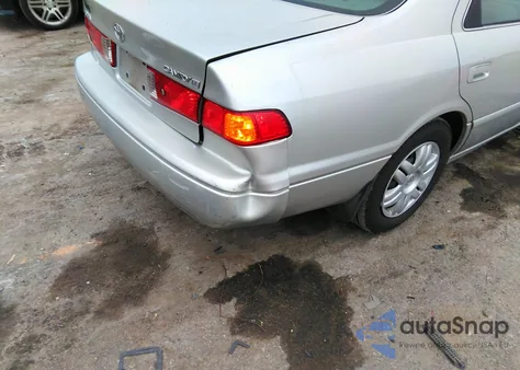 2001 Toyota Camry Le from USA, damaged, VIN 4T1BG22K71U074956